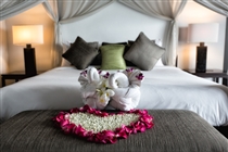 022 Villa Napalai Surin   Master bedroom with honeymoon arrangement